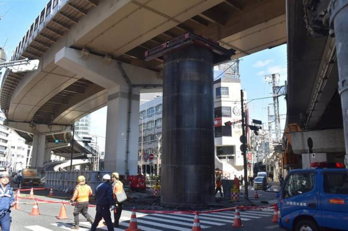 Construction pipe suddenly rises 13 meters above ground in Osaka