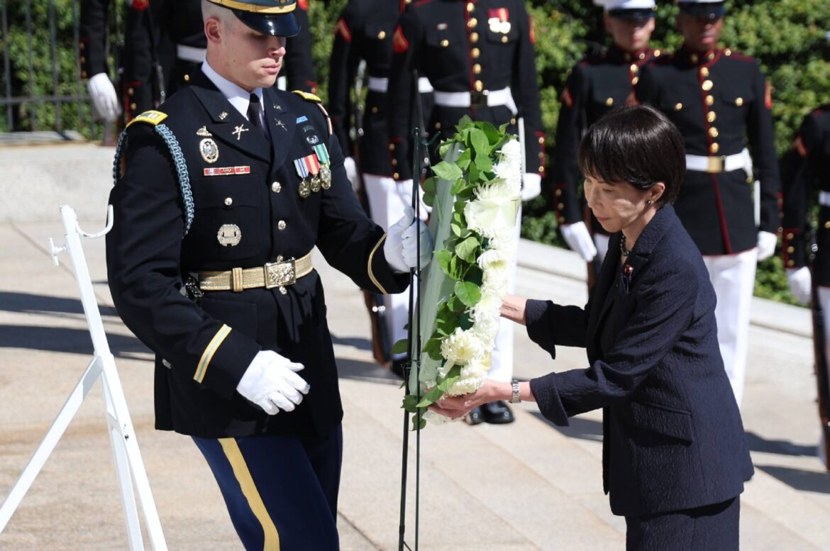 Takaichi lays flowers at Arlington National Cemetery