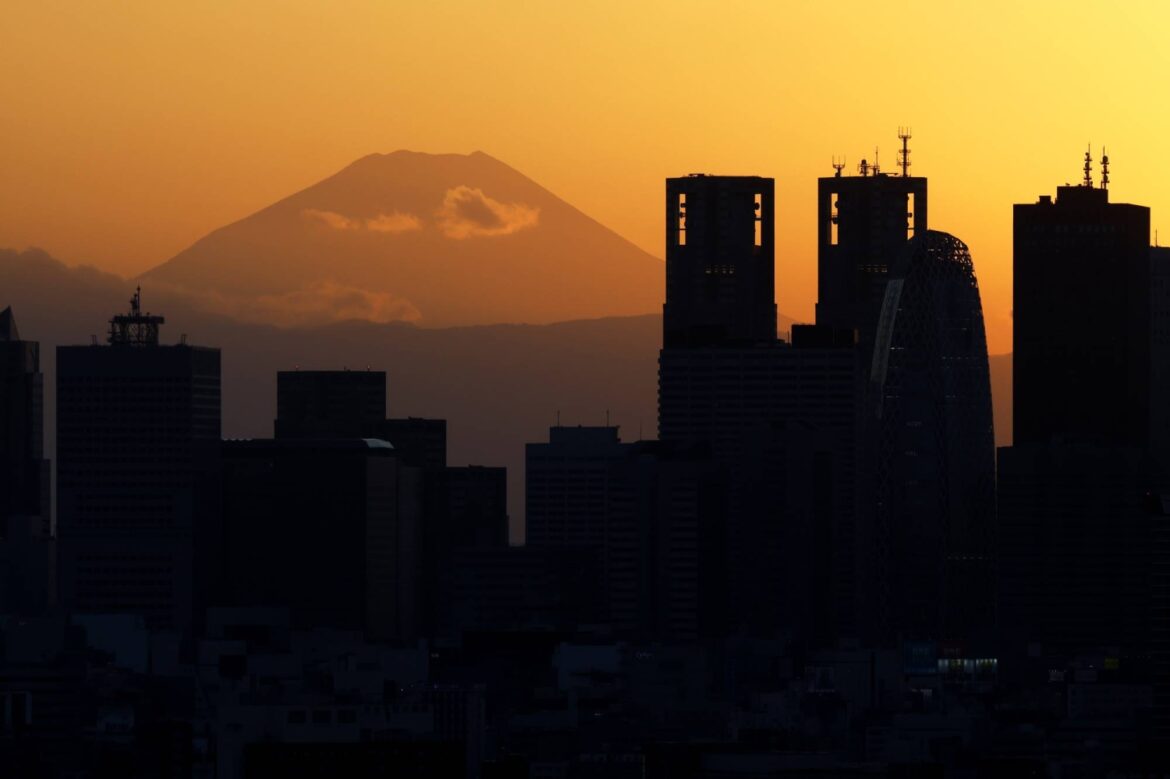 Cabinet Office and Tokyo government prepare for Mount Fuji eruption risk