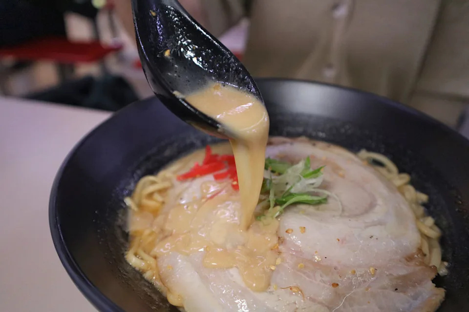 Japaneasy Eats - spicy meat ramen broth
