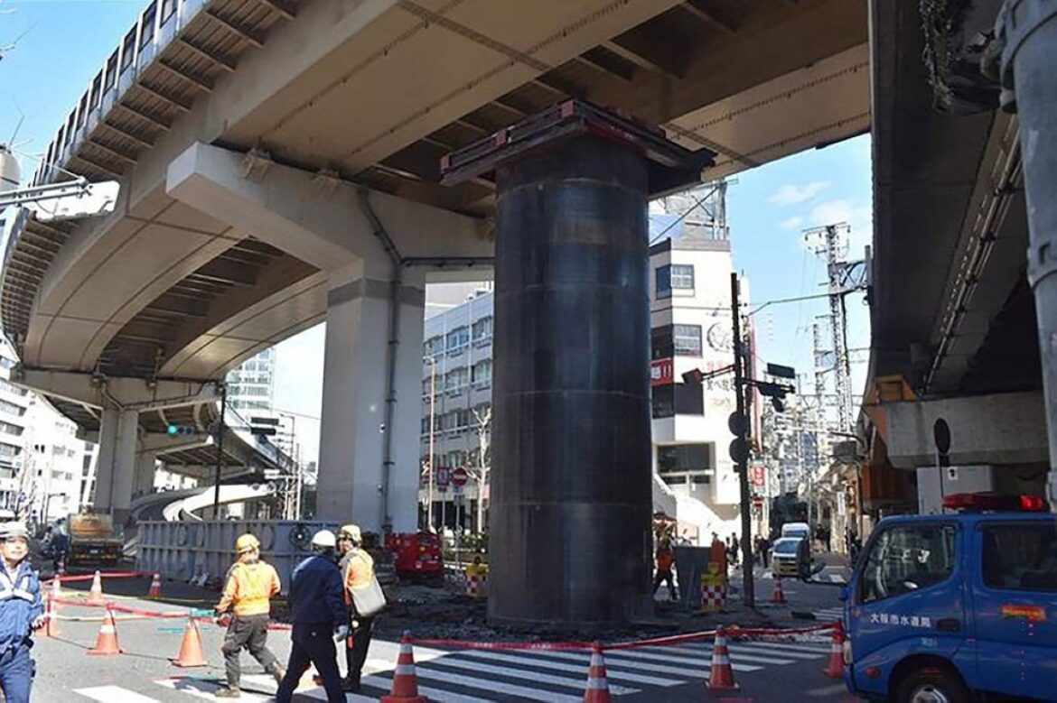 Mysterious large steel cylinder emerges, disrupts traffic in Osaka