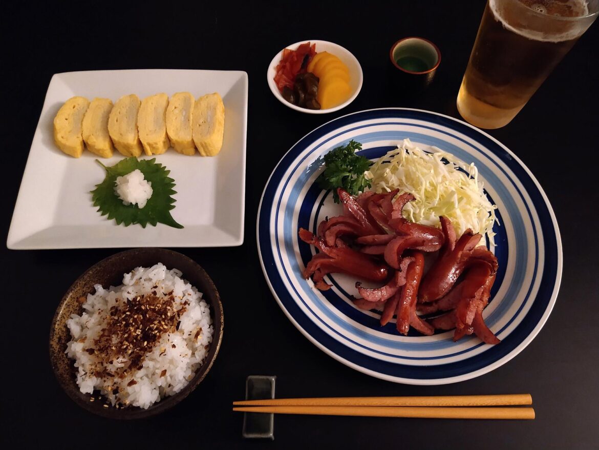 Octopus wieners and atsuyaki tamago (Midnight Diner)