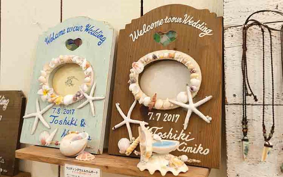 Wedding welcome boards by Aki Kobo