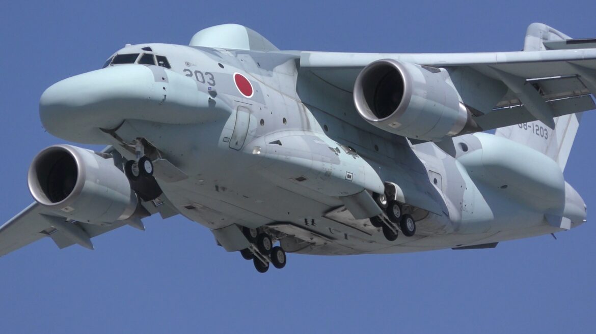 Japanese Kawasaki EC-2 electronic warfare aircraft. March 2026. Photo credits: @anticoACL