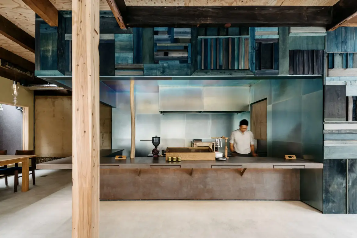 This Kyoto café has a shower for guests on the go