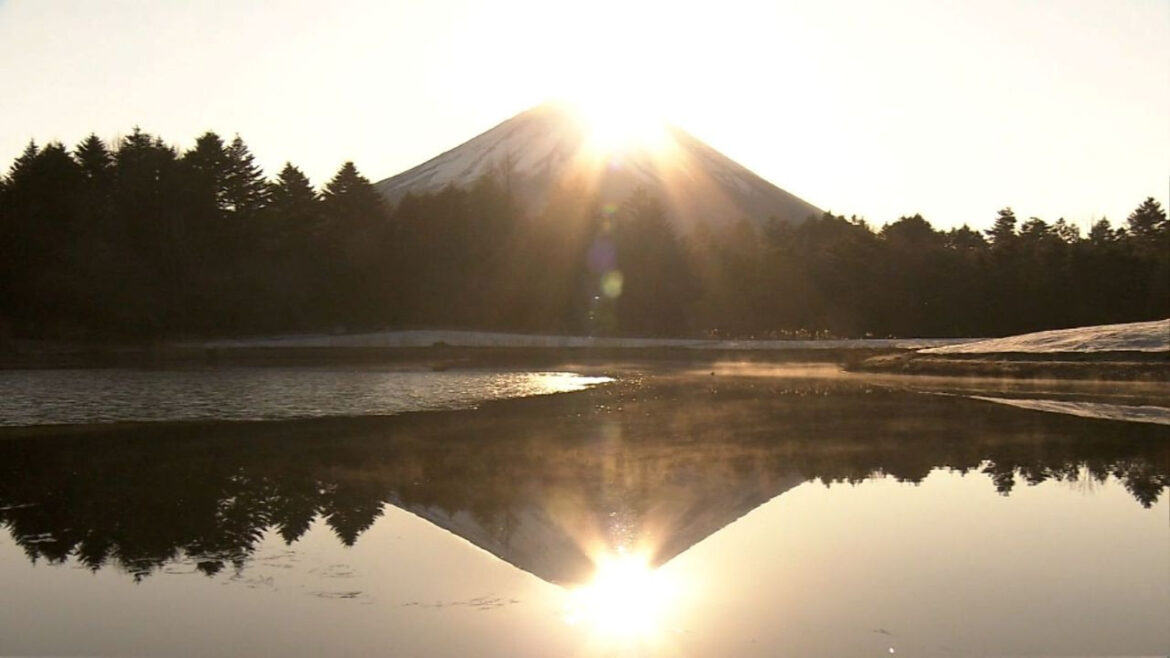 Mt. Fuji's first New Year's sunrise