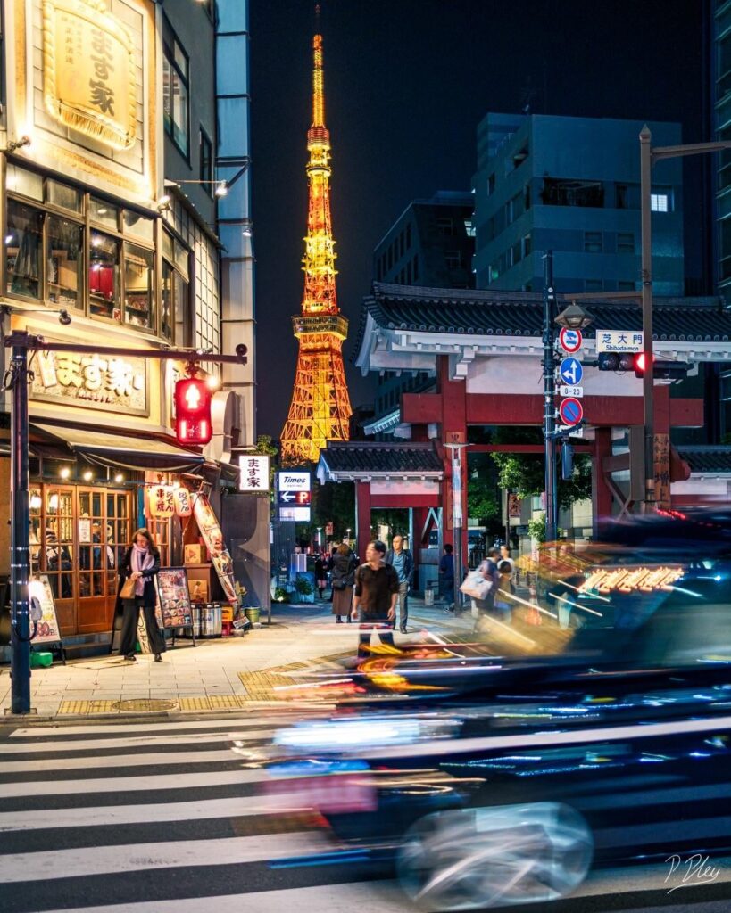 Night and day near Tokyo Tower