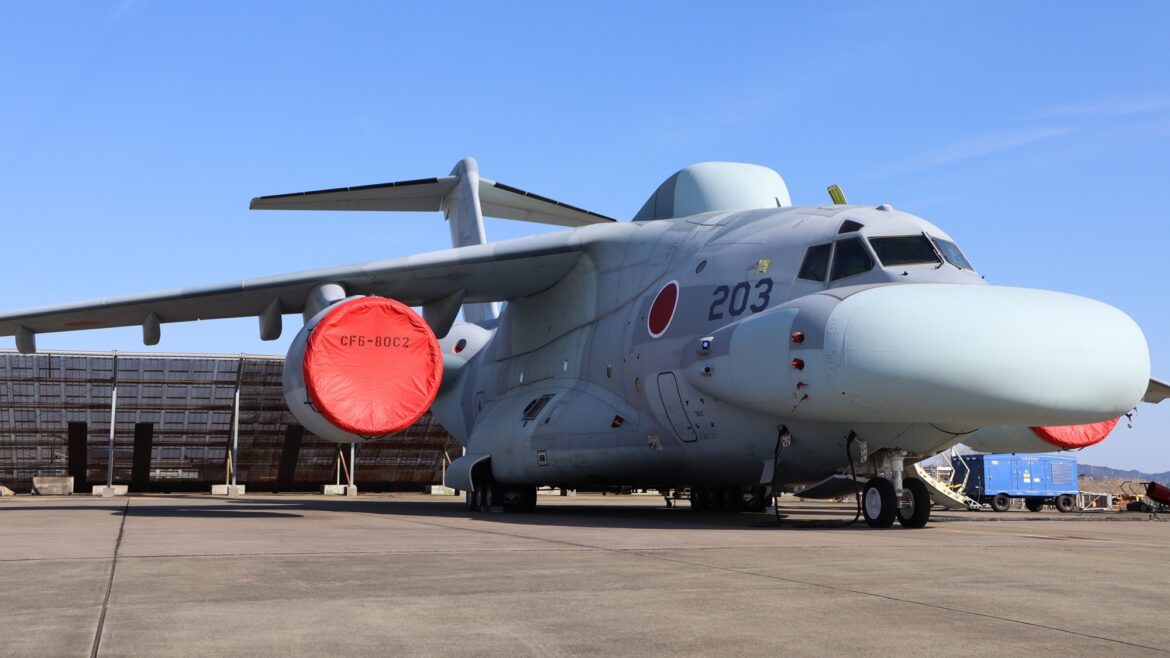 Japan Releases First Official Photos of EC-2 Stand-Off Jammer Aircraft