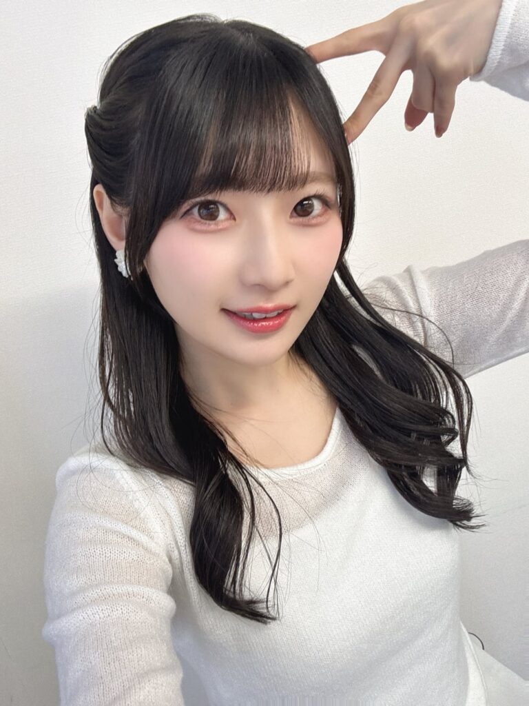 Aoki Hina from Her Photobook Release Event