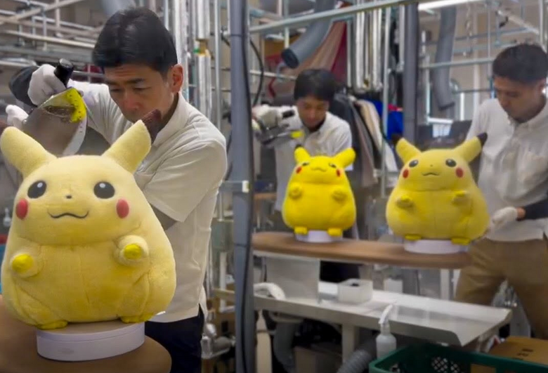 Japanese dry cleaning company goes viral for their “fat Pikachu” plush cleaning service Japanese dry cleaning company goes viral for their "fat Pikachu" plush cleaning service