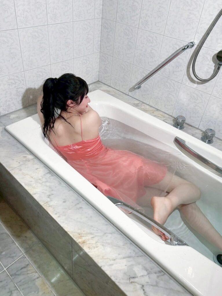 Suzumoto Akiho from Her 1st Photobook『Aki Ichiban』Shoot✨