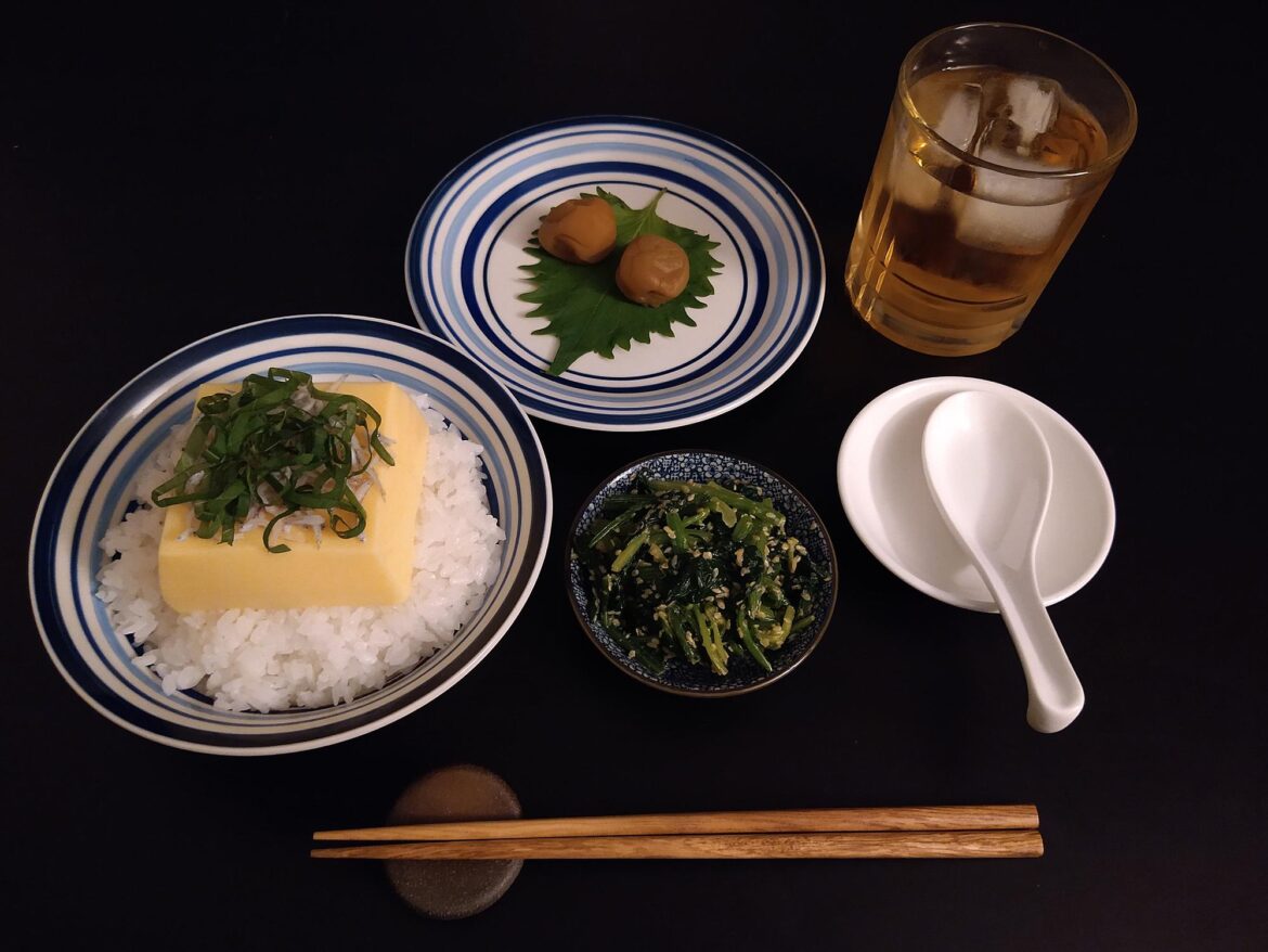 Tamago tofu, goma-ae, umeshu (Midnight Diner)