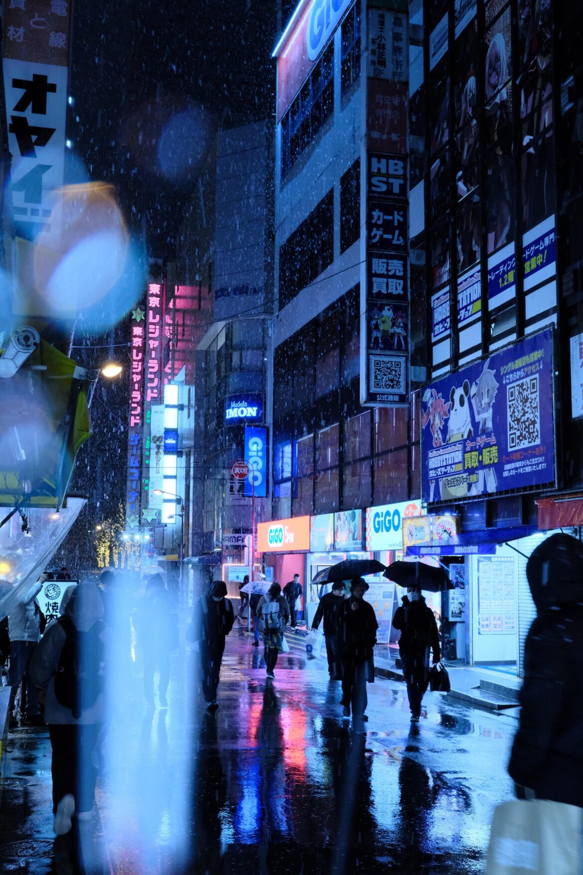 [OC] 02/Jan/2026, Akihabara, Tokyo. It was the first snowfall of the year.