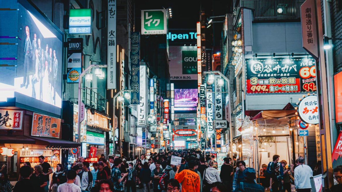 The urban hustle & bustle of Tokyo