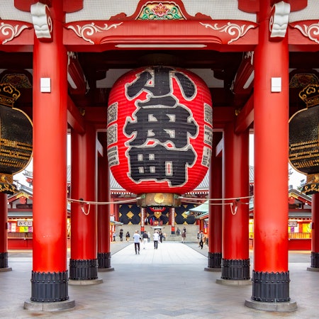 Hozomon gate of Senso-ji temple in Asakusa, Tokyo, Japan (translation on lantern 'Kobune town'), License Type: media, Download Time: 2026-01-28T14:02:10.000Z, User: gwencotter, Editorial: false, purchase_order: 56530 - Guidebooks, job: Global Publishing-WIP, client: Pocket Tokyo 11, other: Gwen Cotter