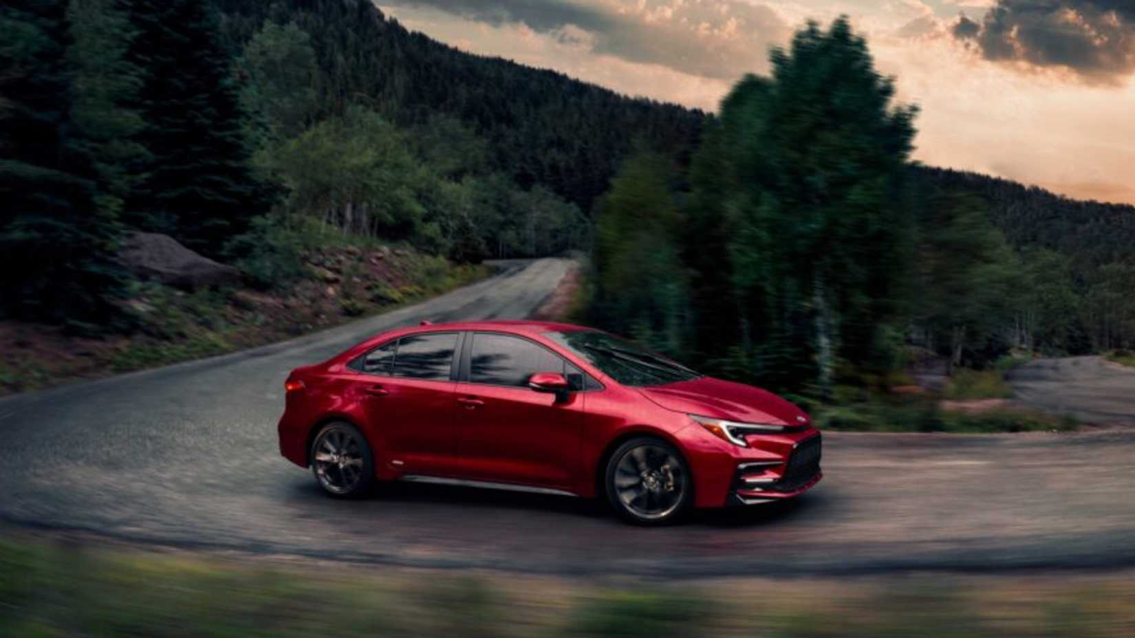 toyota-corolla-hybrid-se-awd-2026-my