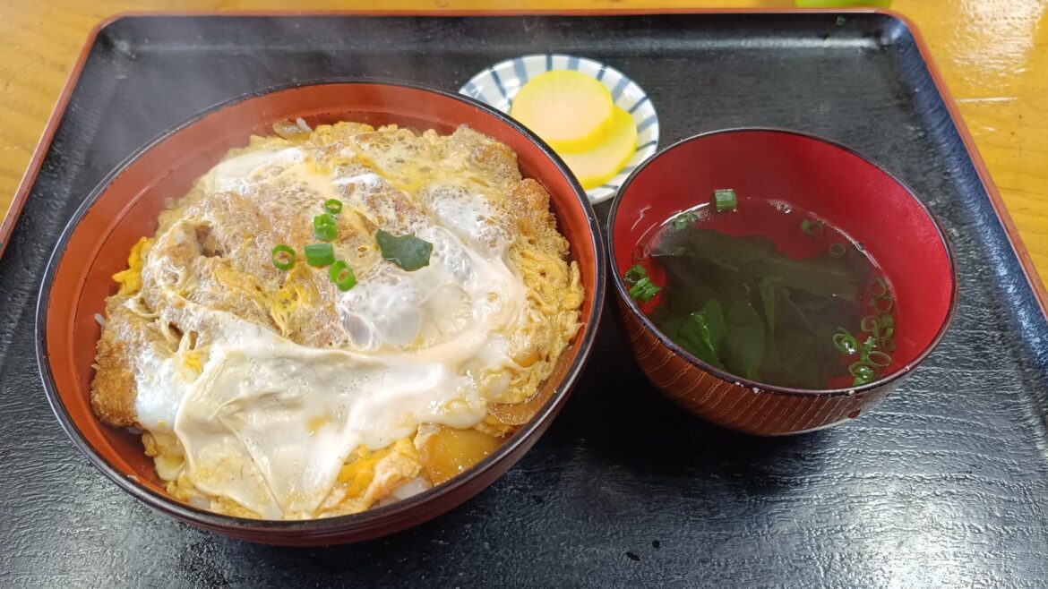 A classic-looking katsudon I had today.