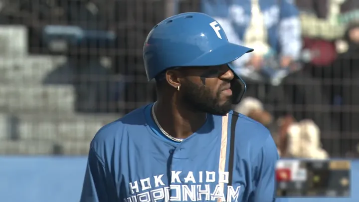 Castro is on a four-game hit streak; the new import has already hit three Home Run in the exhibition games | Pacific League Hokkaido Nippon-Ham Fighters player Castro © Pacific League TV