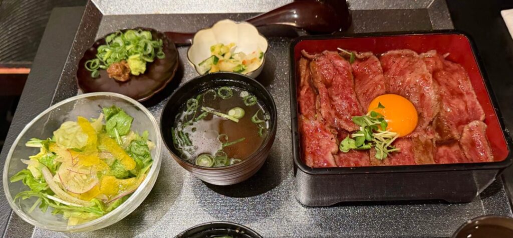 Wagyu steak + roast beef donburi