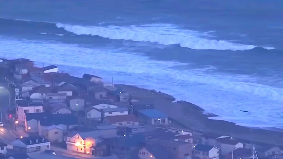 7.7 Japan Earthquake Unleashes Tsunami Scare in Hokkaido (Aerial Video) Yahoo news home