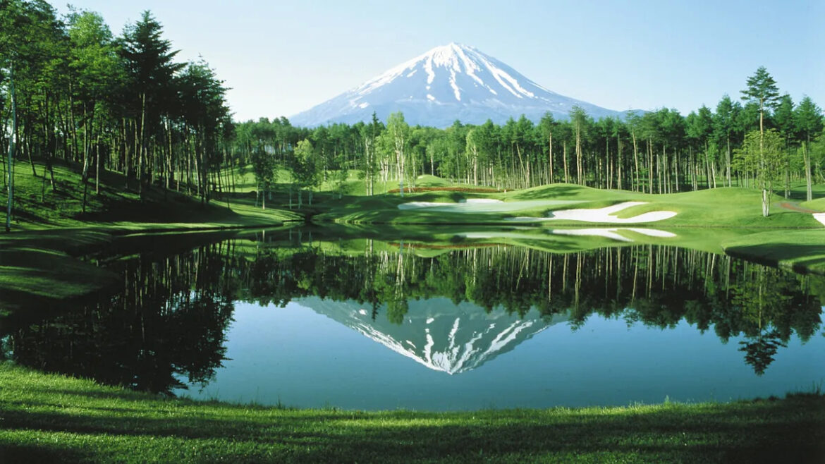 A golf break like no other in the foothills of Mount Fuji, Japan