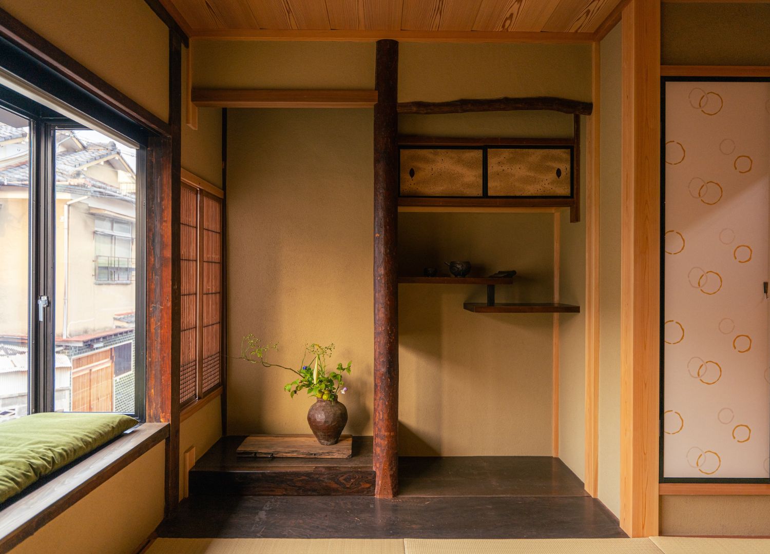 Genji Kyoto _ boutique design hotel _ Machiya upstairs tatami room