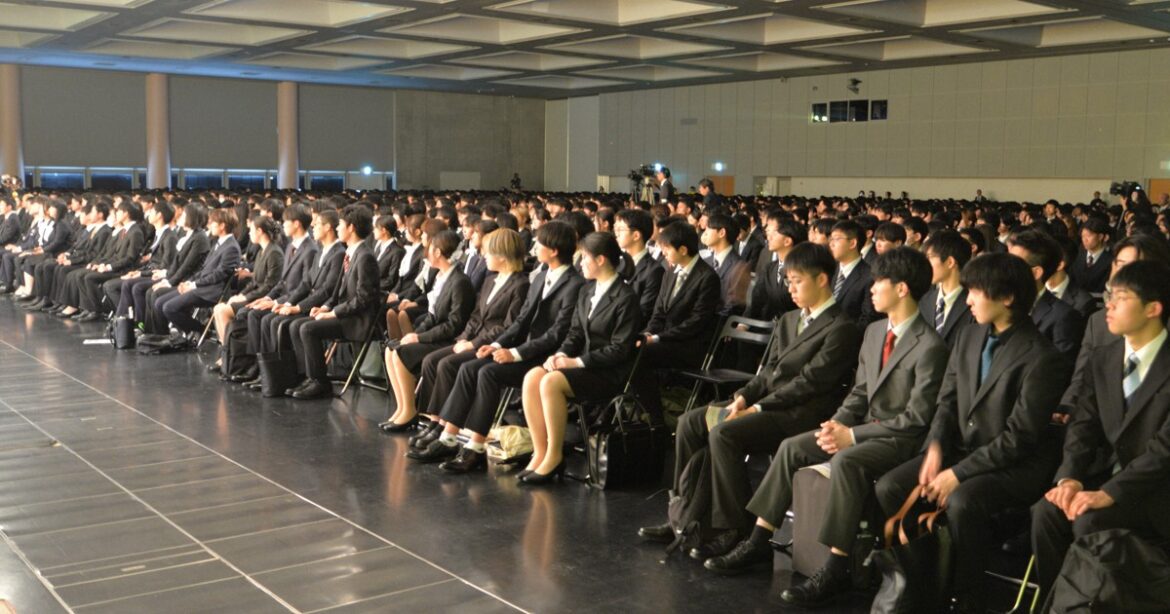 Kyoto Univ. president urges new students to write in own words, seek global experiences