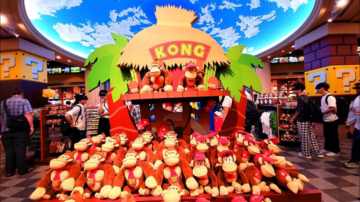 Universal Studios Japan BIGGEST STORE Shopping Experience