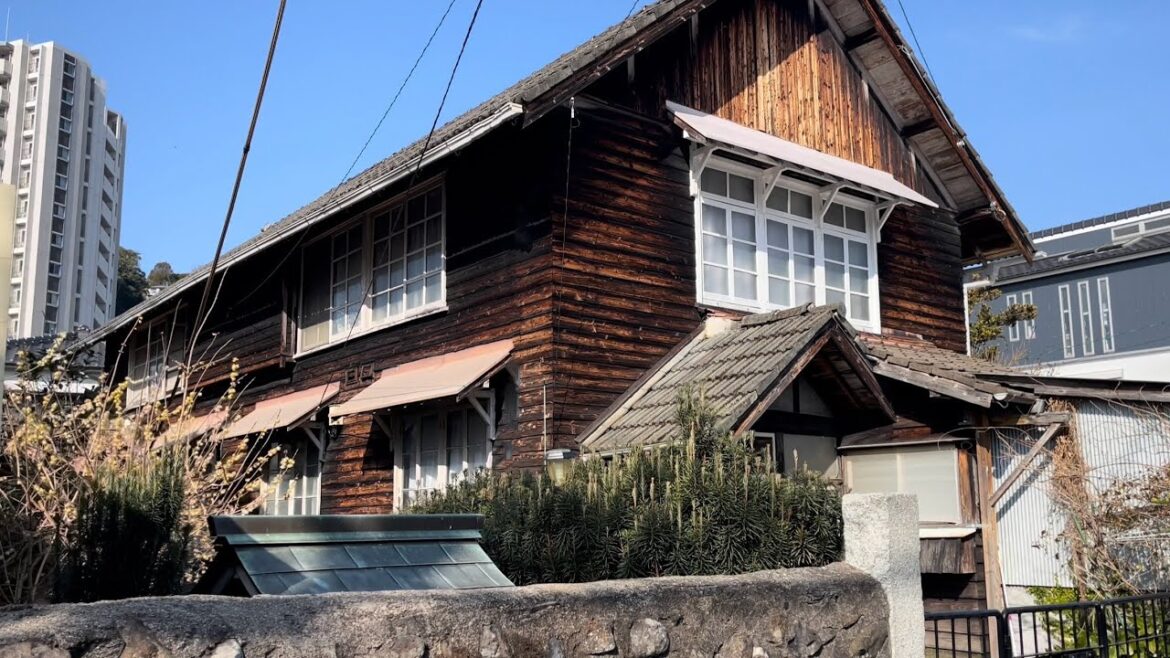 Nagasaki Katafuchi walk, Japan [4K HDR]