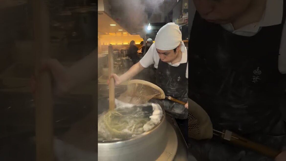 ✅Perfect Udon Noodles Chef #japan #japanesefood #japanesestreetfood #shorts #udon #udonnoodle
