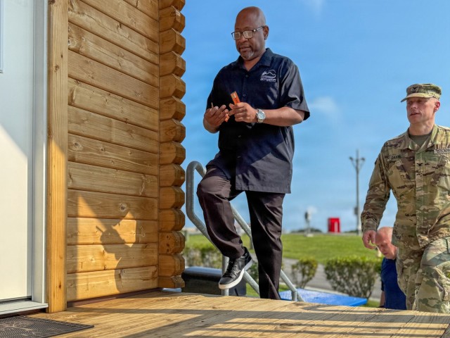 USAG Japan commander visits Okinawa