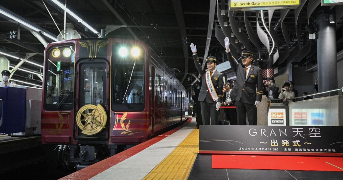 Sightseeing train Gran Tenku starts operation linking Osaka and Mt. Koya