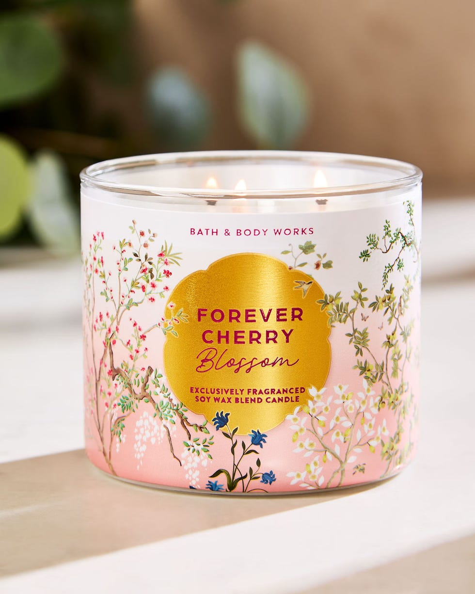 <strong>Forever Cherry Blossom 3-Wick Candle</strong>
