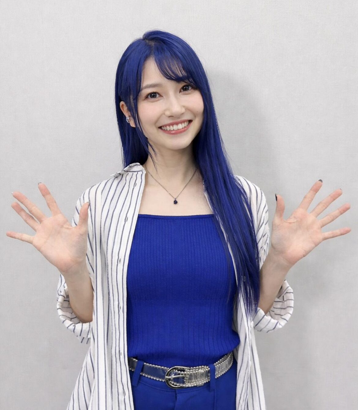 Sora Amamiya after looking at blue cherry blossoms too much