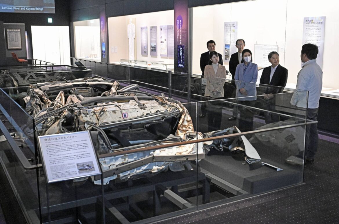 Emperor and his family visit 2011 disaster memorial in Fukushima Emperor and his family visit 2011 disaster memorial in Fukushima