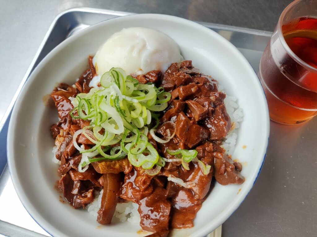 Motsuni Bowl at Kitsuneya in Tsukiji Market