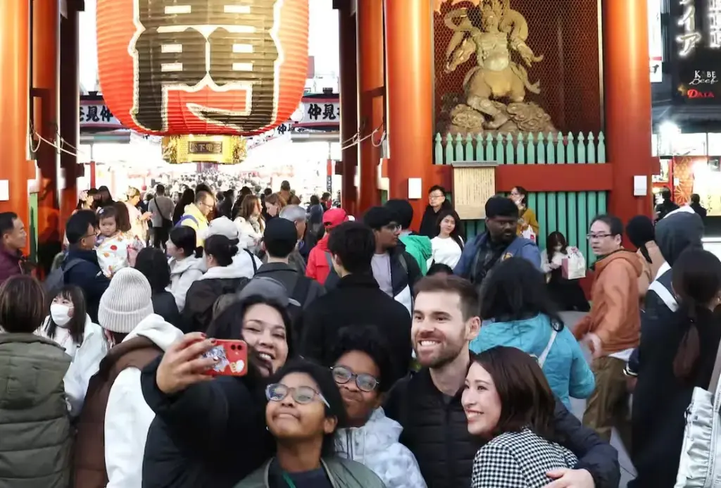 overtourism tourists in Asakusa