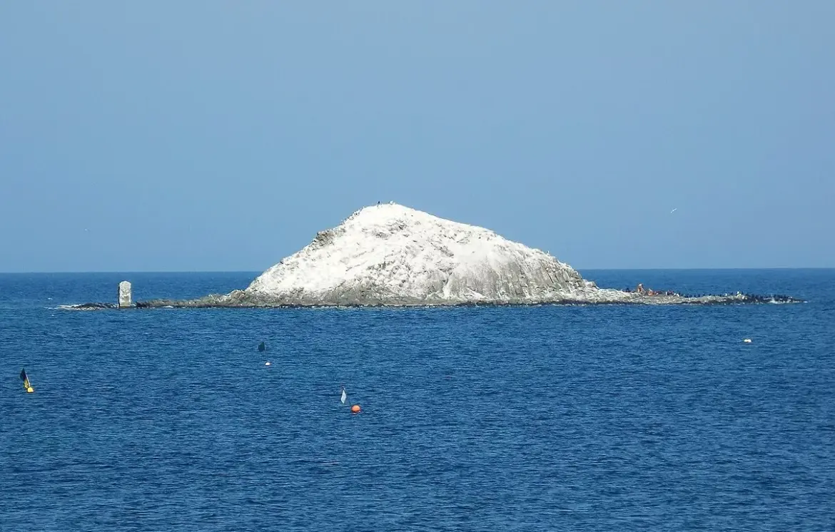 Japanese island of Bentenjima (Wakimasa)