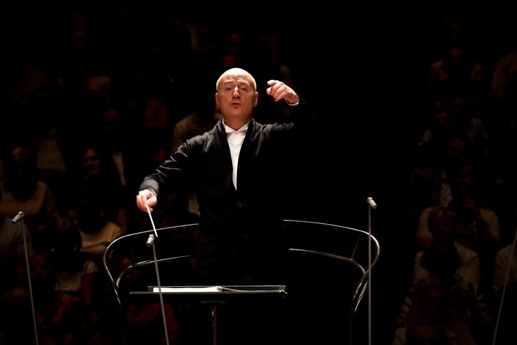 Paavo Järvi conducting the Estonian Festival Orchestra at the Pärnu Music Festival. Photo by Tõiv Jõul.