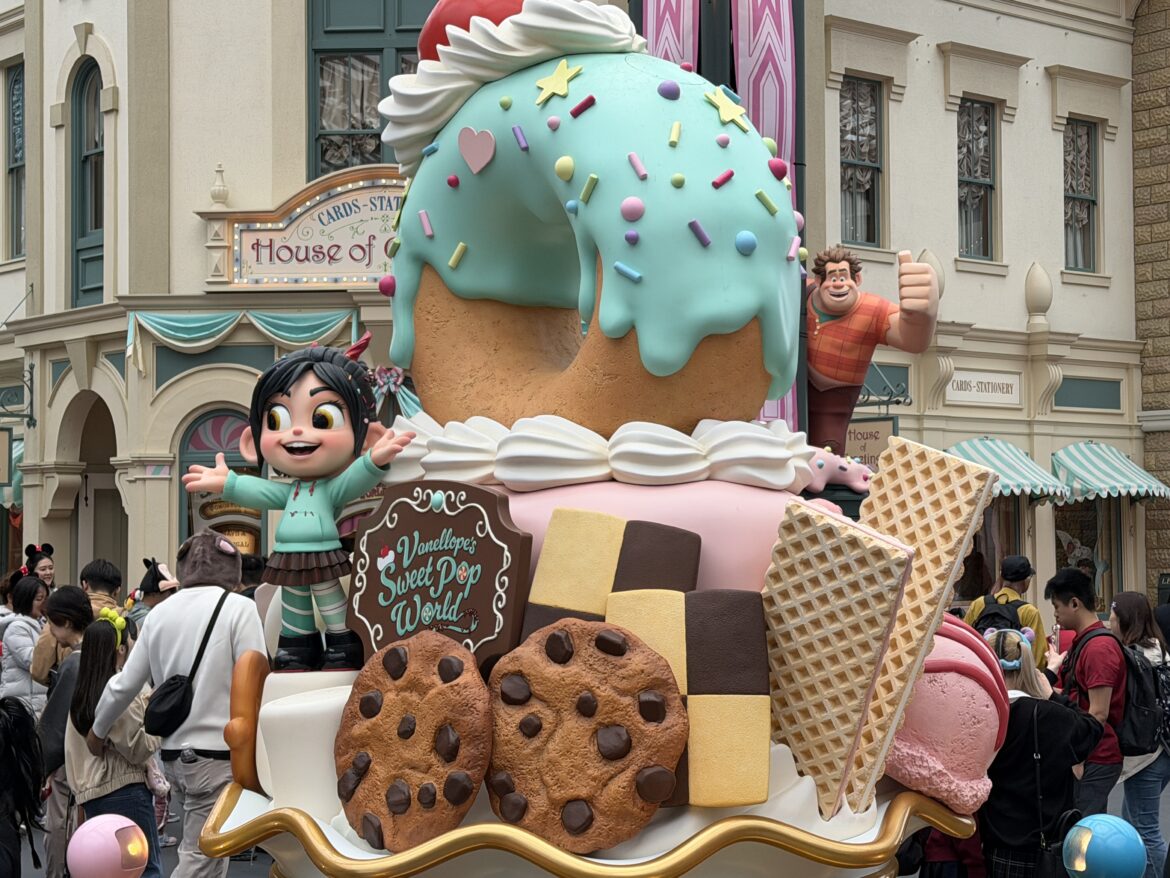 Tokyo Disneyland Puts Up Sweet Decorations for Vanellope's Sweets Pop World