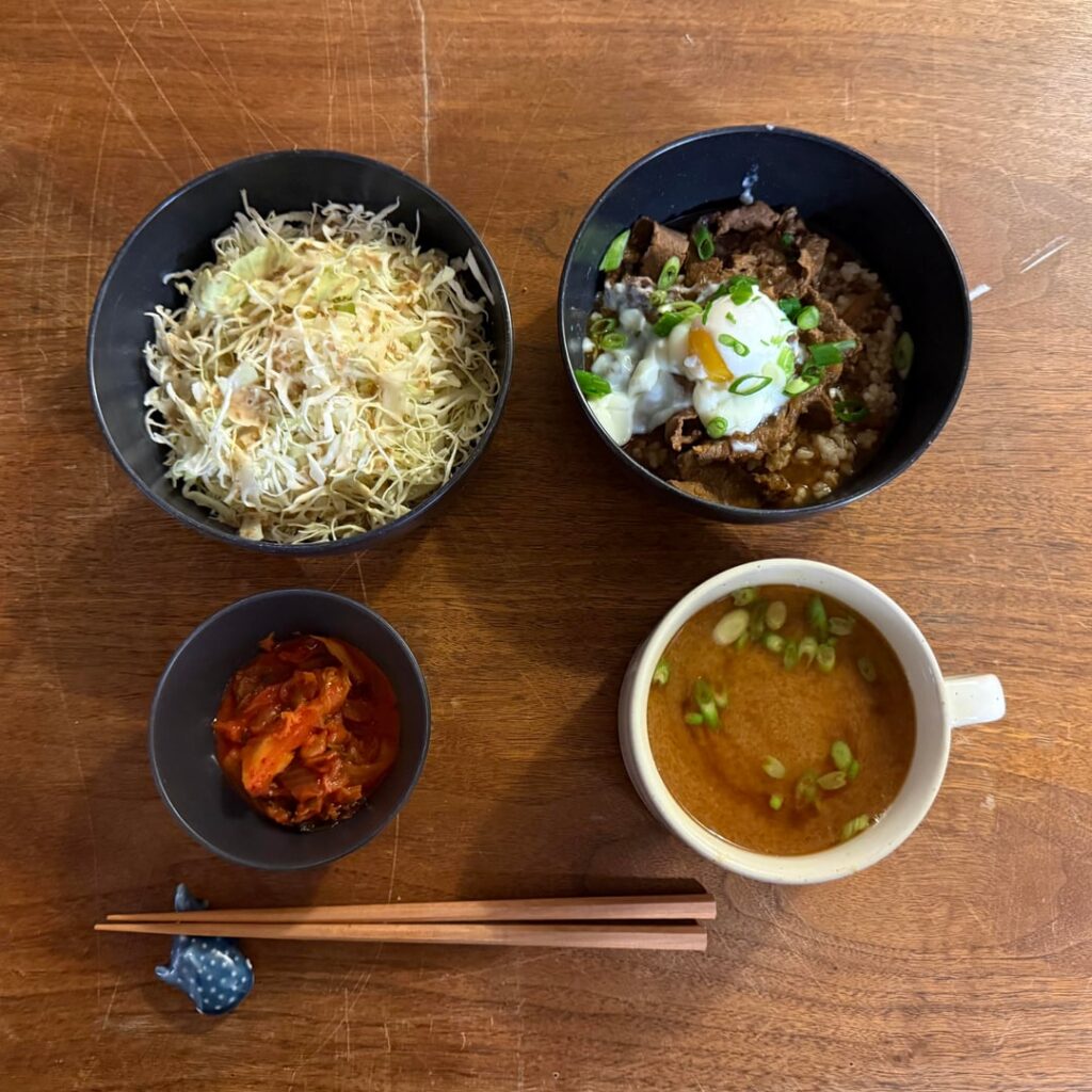 Slow Cooker Gyudon - meal prep for busy finals weeks!
