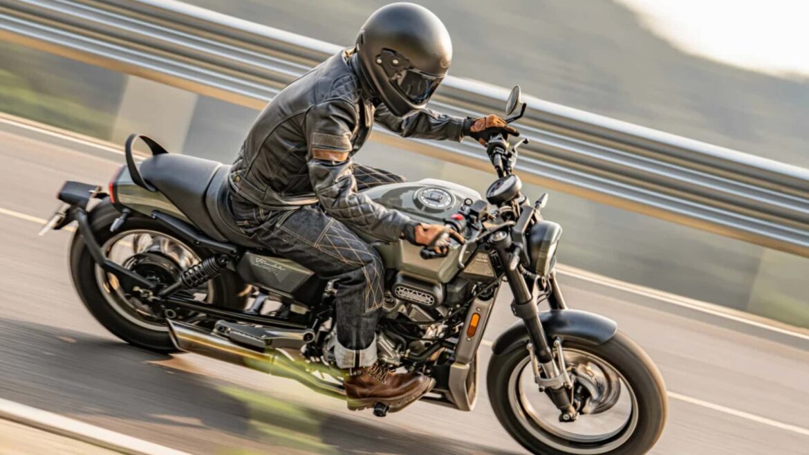 Hyosung Just Dropped A New V-Twin Cruiser In Japan, And It Might Be A Big Deal Hyosung Just Dropped A New V-Twin Cruiser In Japan, And It Might Be A Big Deal
