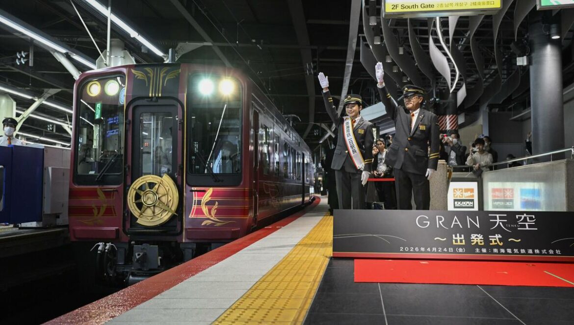 Sightseeing train Gran Tenku starts operation linking Osaka and Mt. Koya