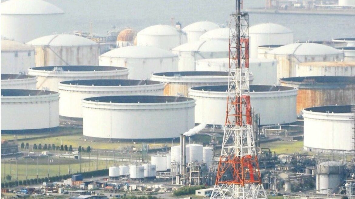 Middle East conflict dampens Japan industrial output in March