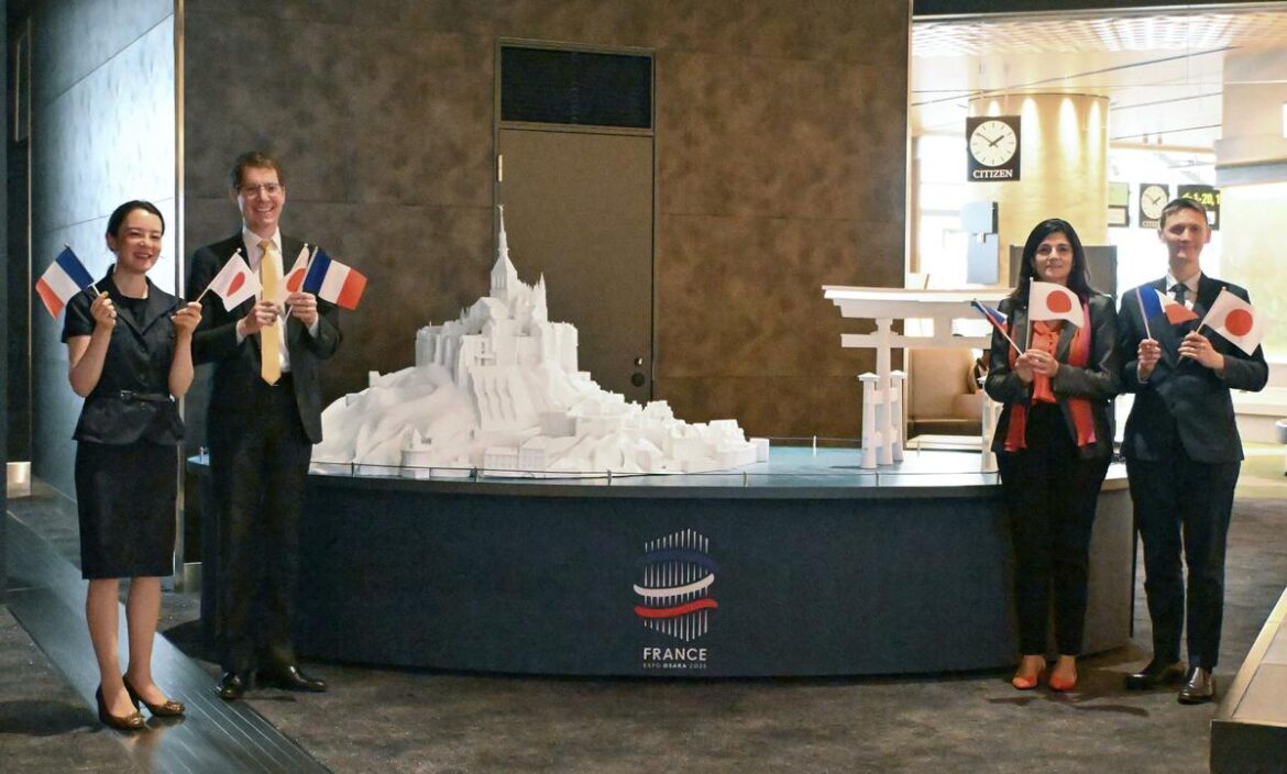 2 French pavilion exhibits from Osaka expo installed at Kansai airport 2 French pavilion exhibits from Osaka expo installed at Kansai airport