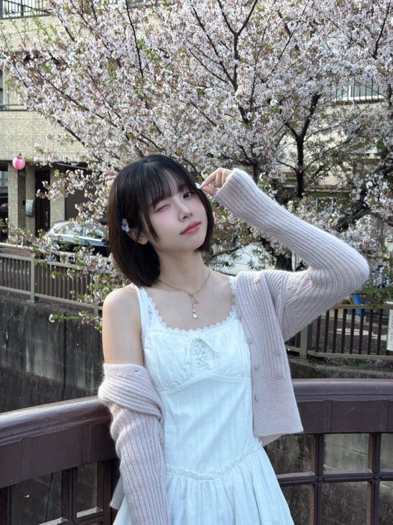 Liyuu: 🌸🌸🌸🌸🌸