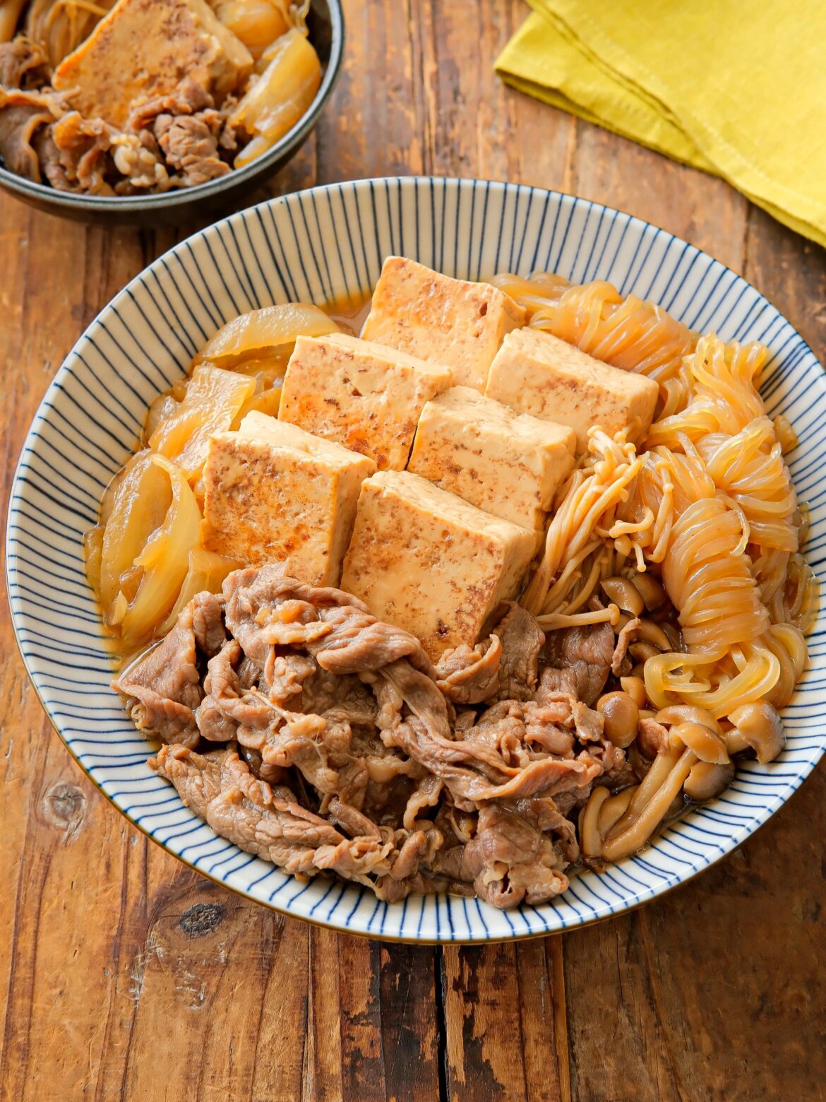 Simple Simmered Tofu and Meat (Nikudōfu, 肉豆腐)