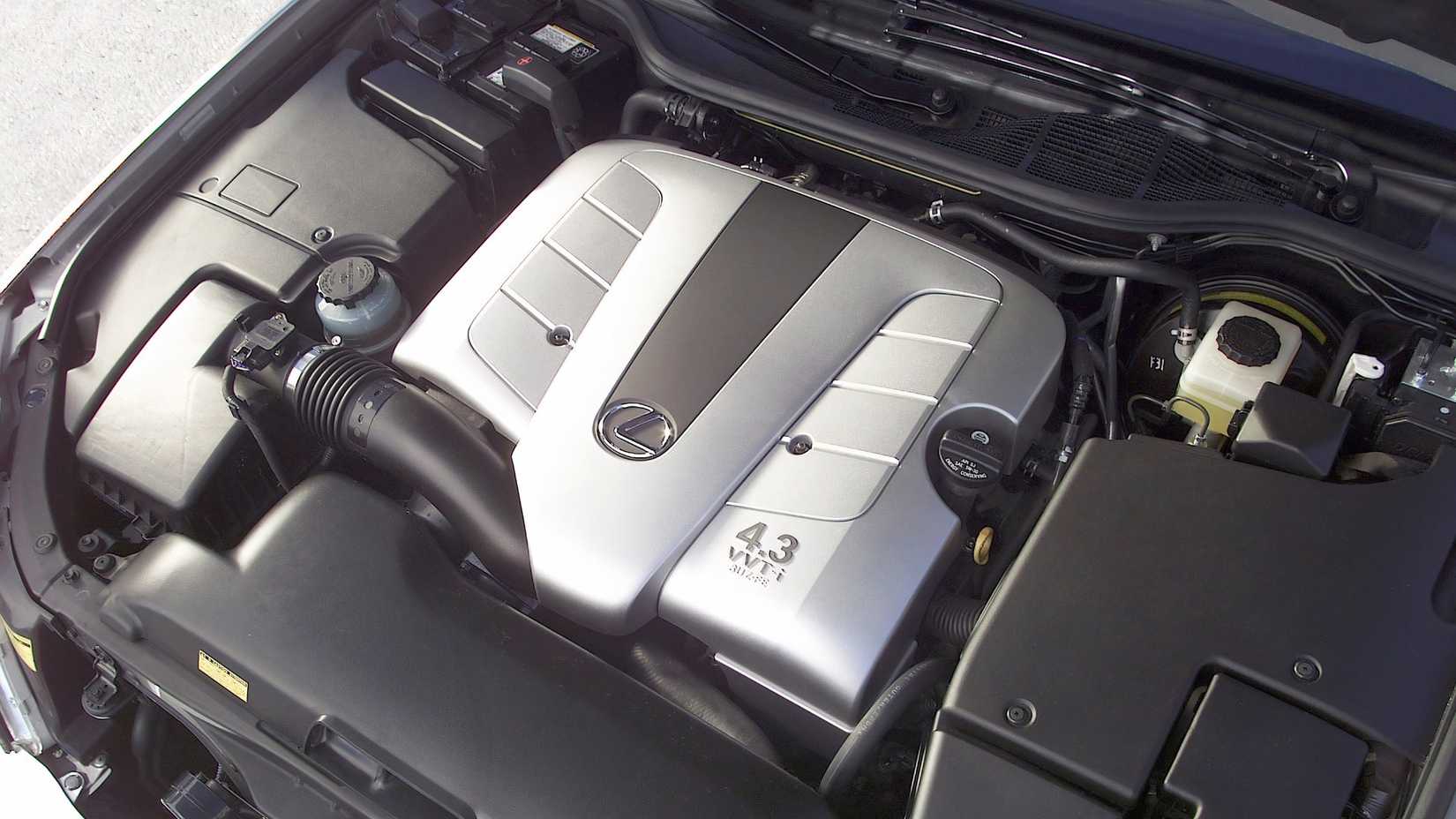 Shot of a Lexus LS 430's V8 engine