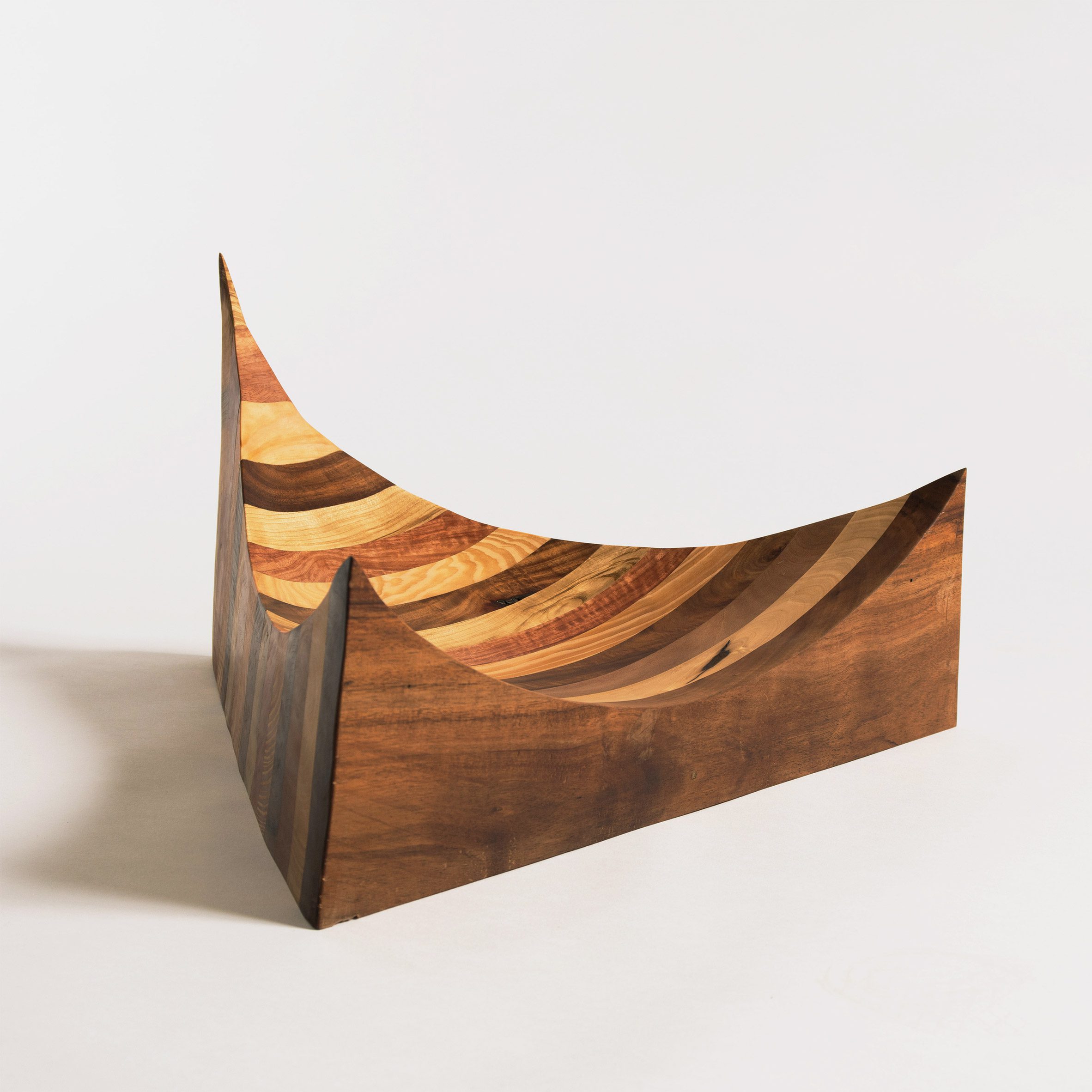 Bee tray by Yuki Nakasone