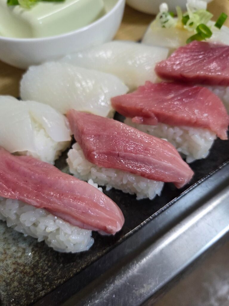 I tried making sushi.